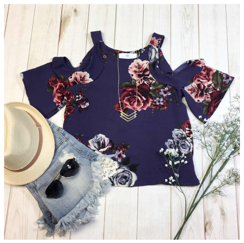 ✨LAST✨Eggplant cold shoulder floral ruffle top - Picture 2 of 7